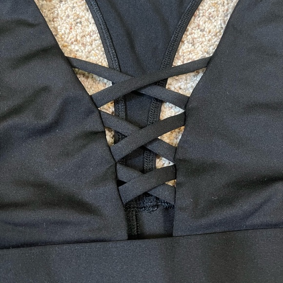 PINK Ultimate Sports Bra - Picture 3 of 4